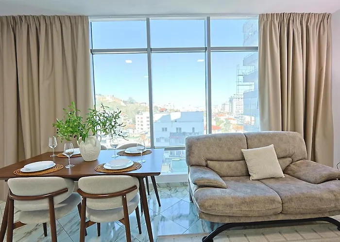 The Art Tower- 1br, Balcony View, Office,pc