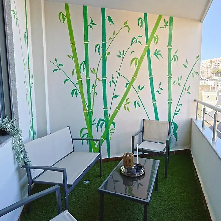 The Art Tower- 1br, Balcony View, Office,pc アパート ドゥラス
